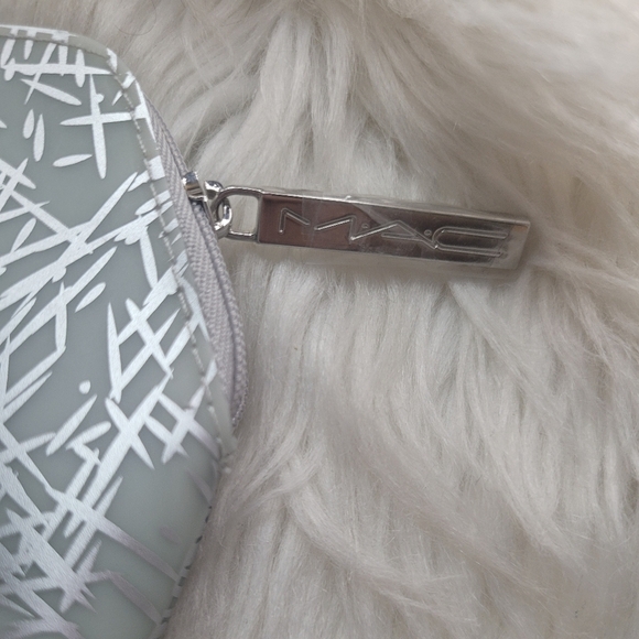 NWT MAC COSMETICS SILVER GEOMETRIC BAG - Picture 2 of 6
